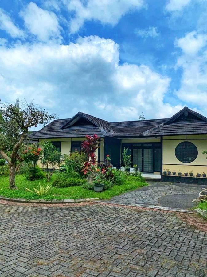 Designer Villa Osaka Puncak Exterior foto