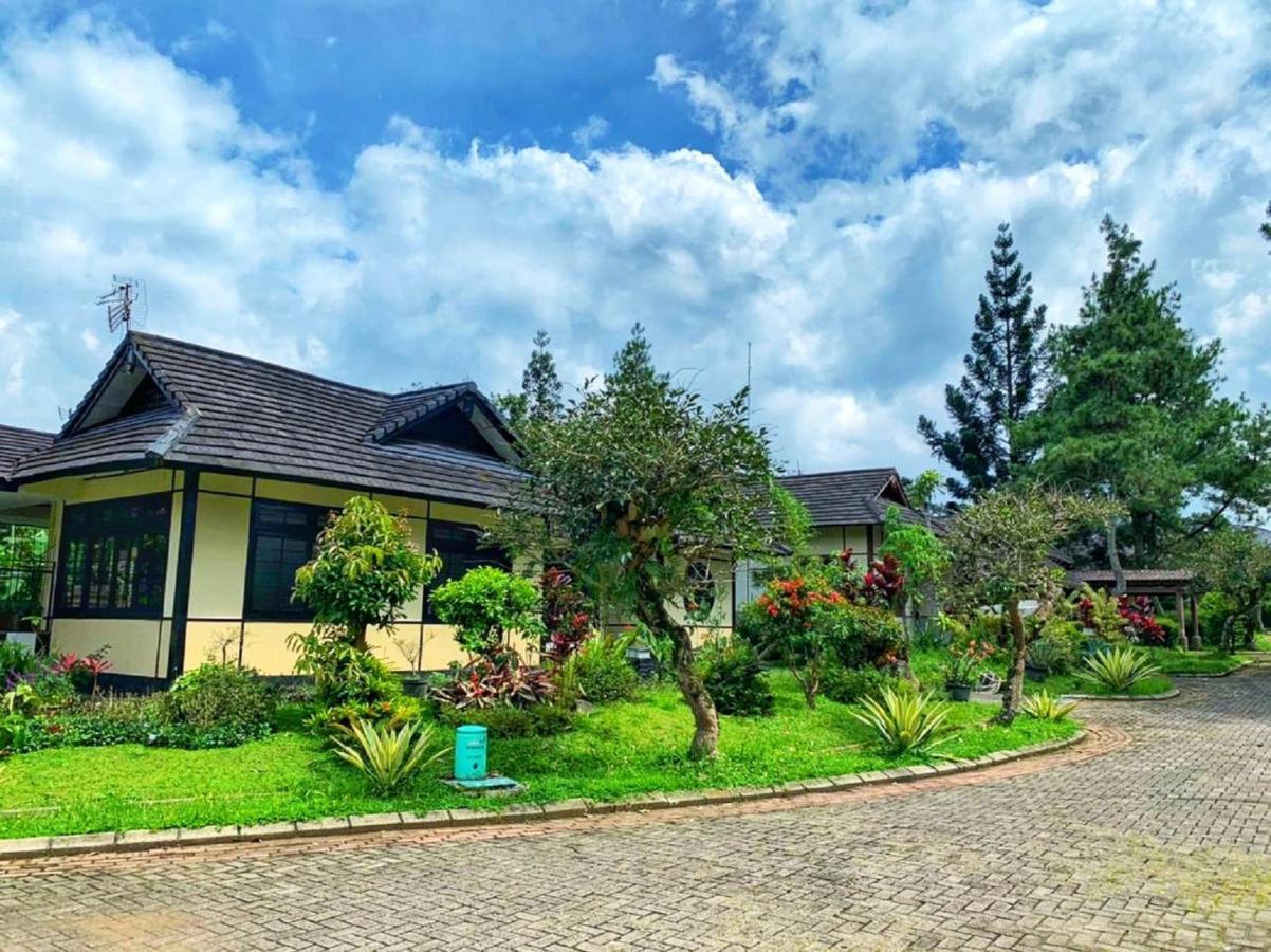 Designer Villa Osaka Puncak Exterior foto