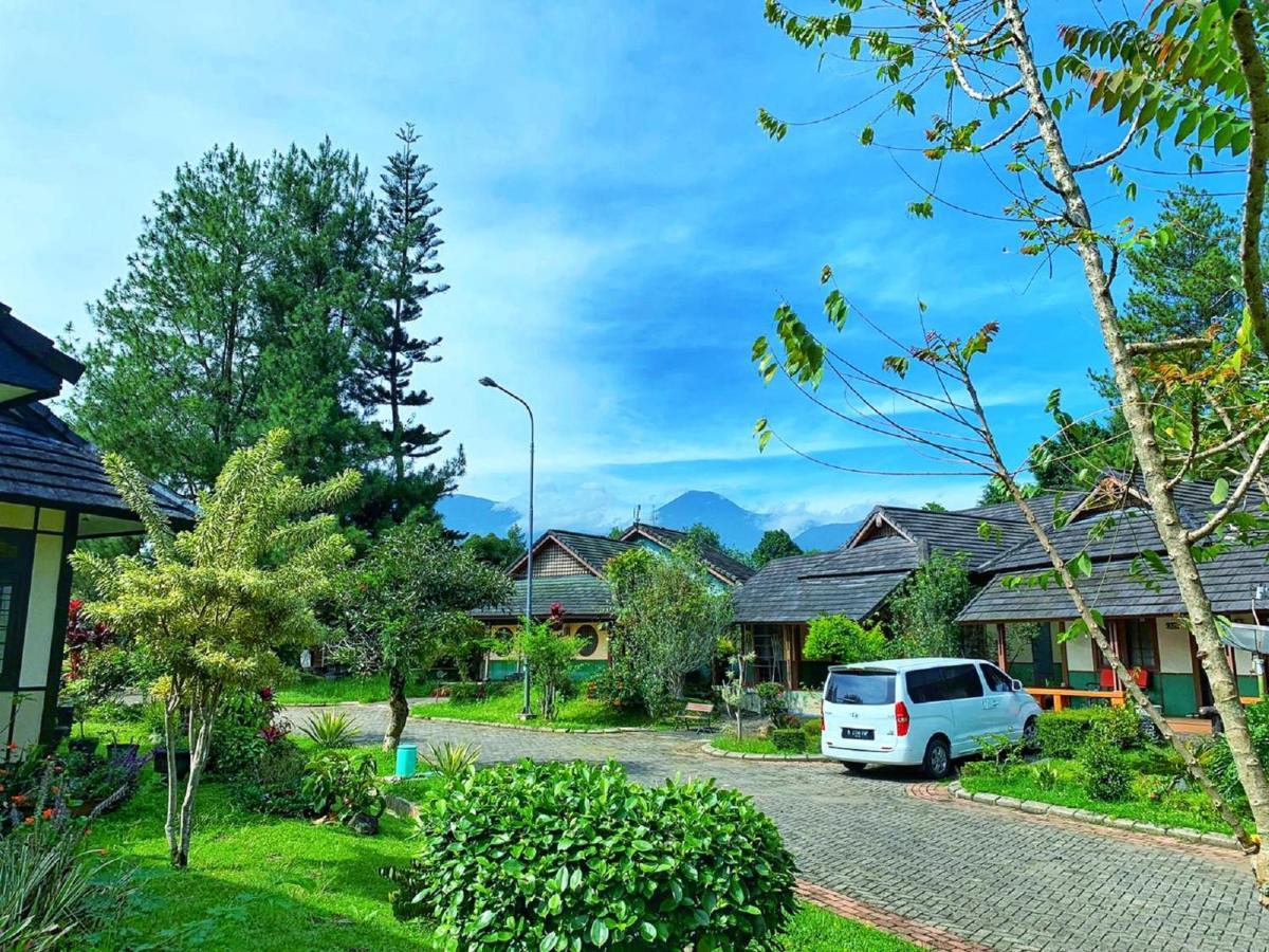 Designer Villa Osaka Puncak Exterior foto