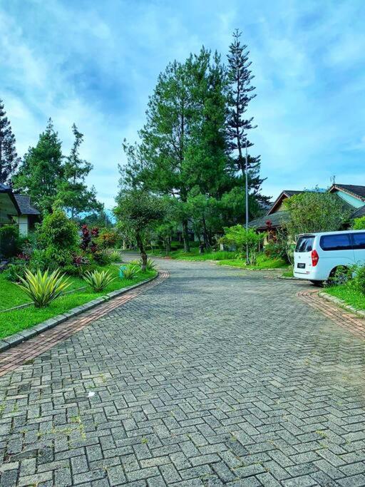 Designer Villa Osaka Puncak Exterior foto
